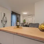 Lägenhet Apartman Nice *