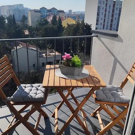 Apartamento Apartman Nice