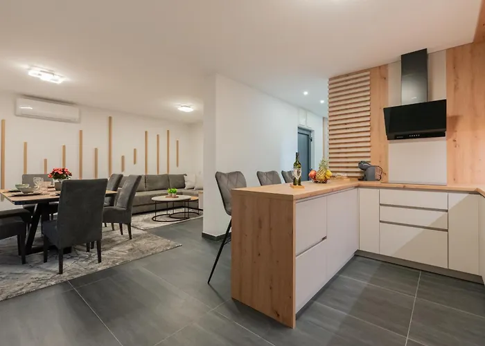 דירה Apartman Nice זאדאר