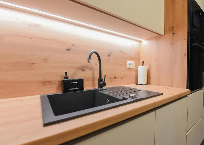 Apartman Nice דירה