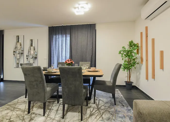 Apartman Nice * זאדאר